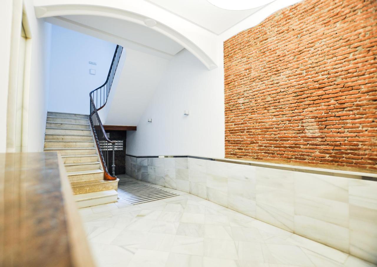 Апартаменты Renthas Atico Picasso Малага Экстерьер фото
